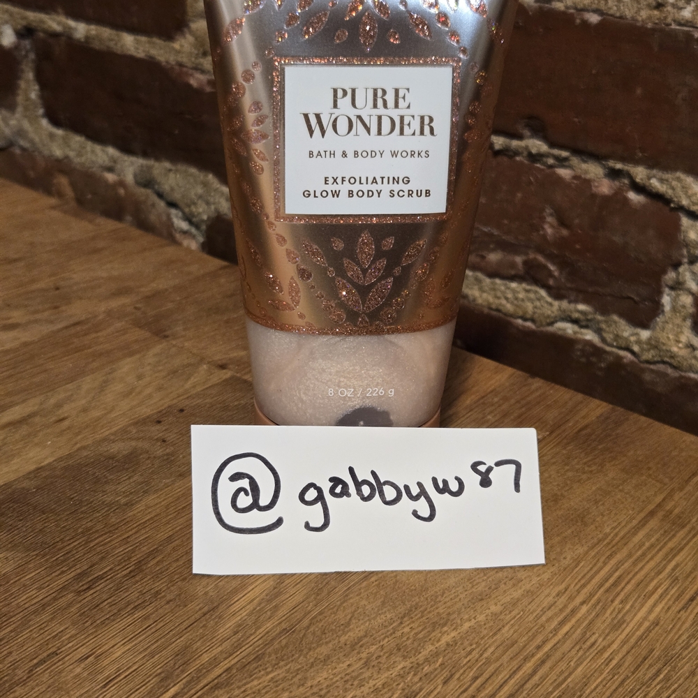 Bath & Body Works Shimmering Body Scrub with Rose and Amber